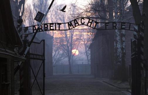 0_1480185428282_Arbeit-macht-frei-Inschrift-im-KZ-Auschwitz-gestohlen_ArtikelQuer.jpg